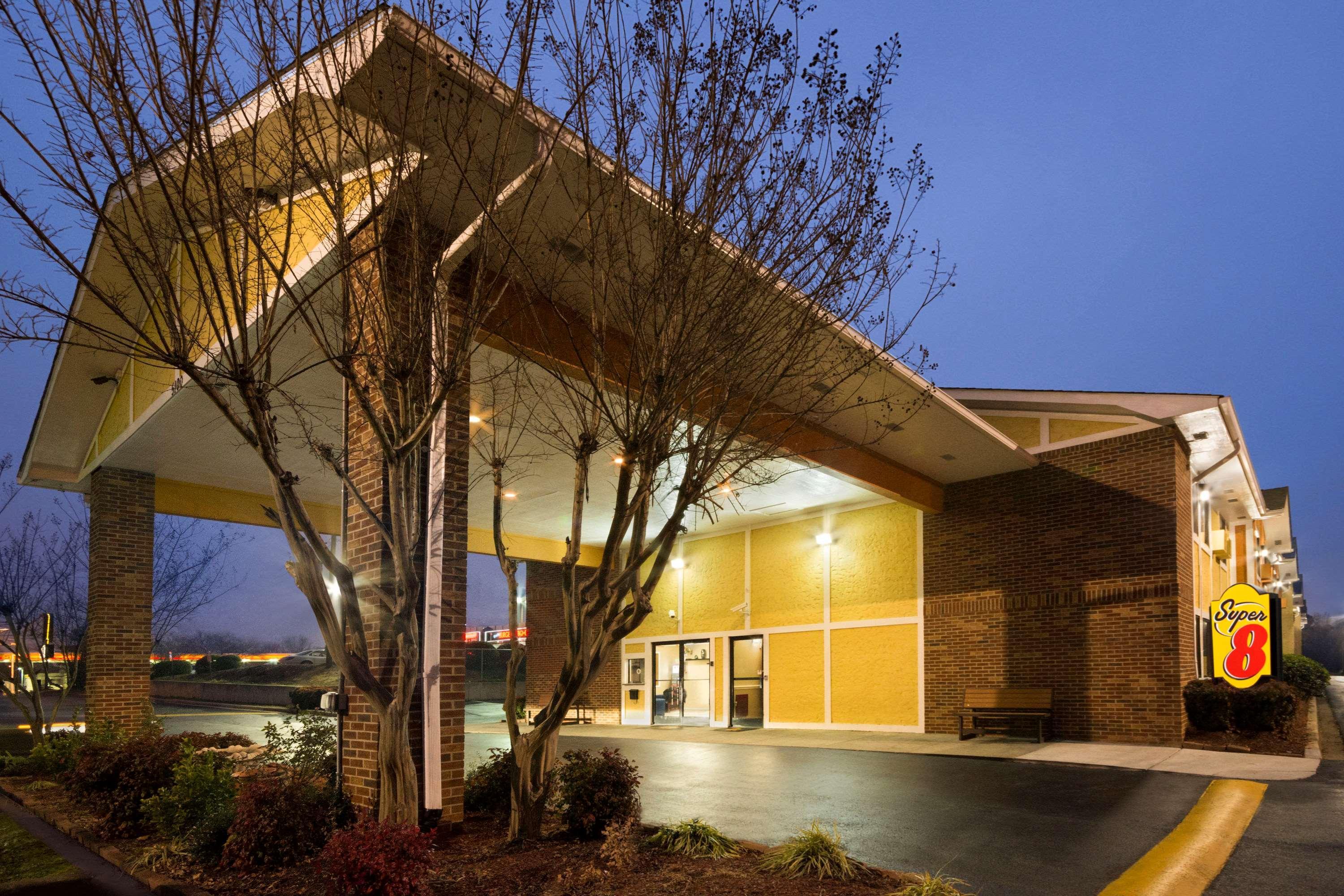 Super 8 By Wyndham Charlotte University Exteriör bild