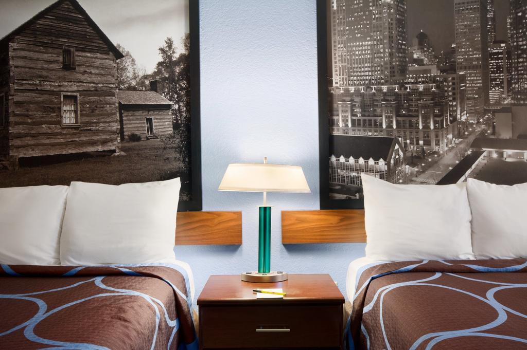 Super 8 By Wyndham Charlotte University Rum bild
